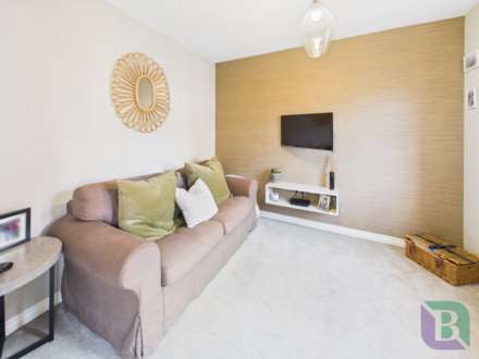 Summerlin Drive, Milton Keynes, Image 9