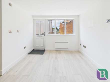 High Street, Woburn Sands, Image 5