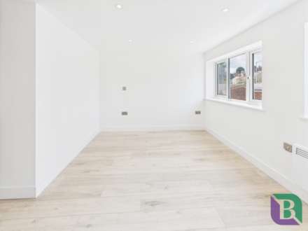 High Street, Woburn Sands, Image 8