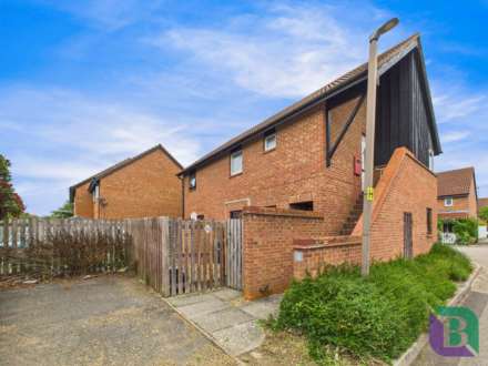 Spearmint Close, Walnut Tree
