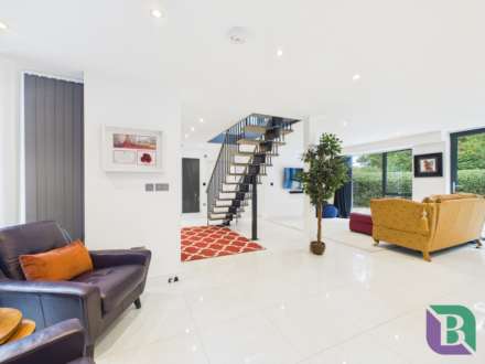 Church Road, Aspley Heath, Image 9