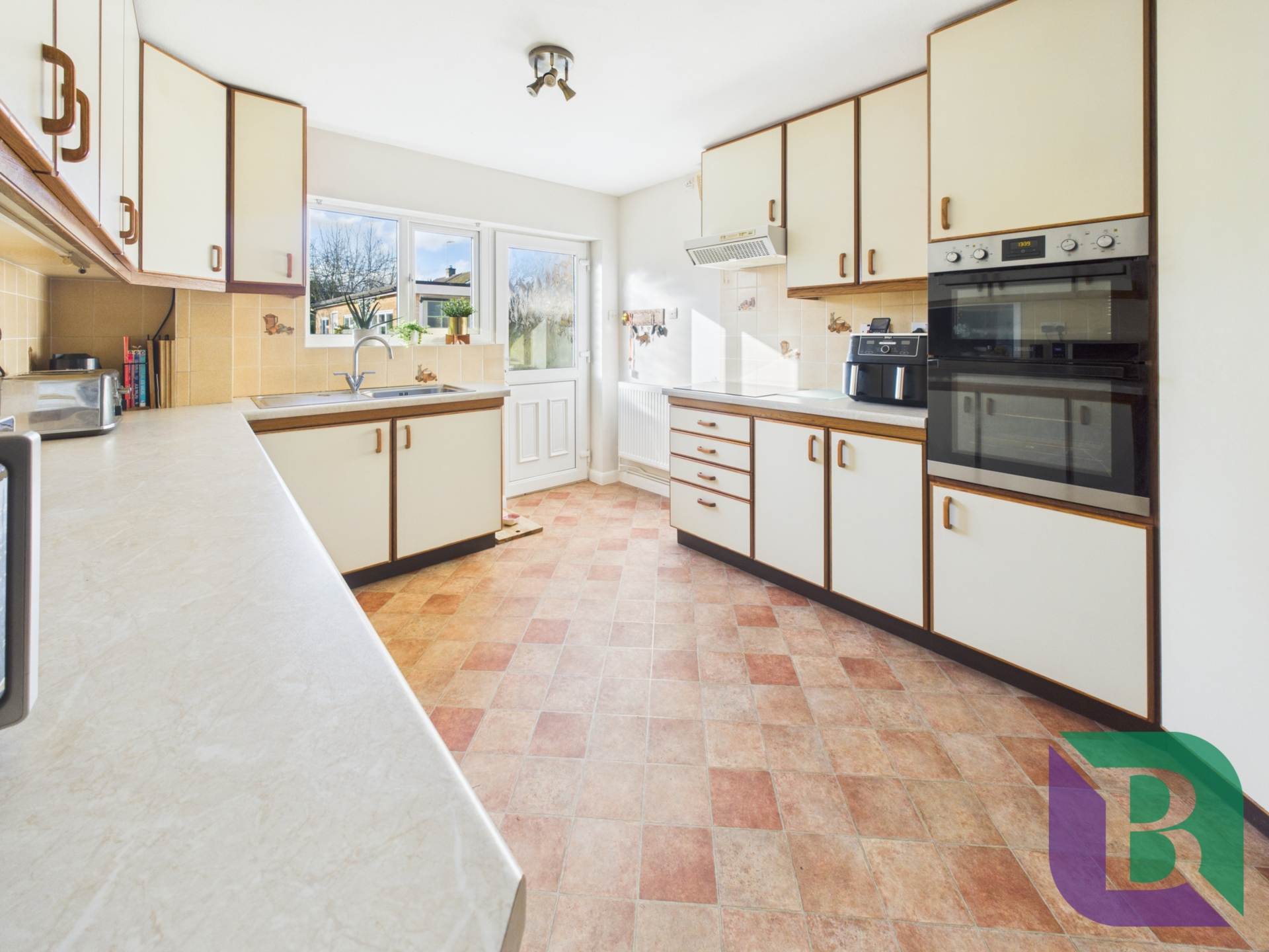 Newport Road, Milton Keynes, Image 12