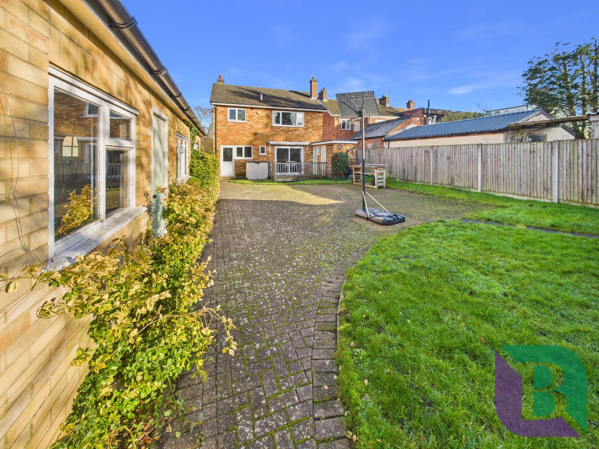 Newport Road, Milton Keynes, Image 28