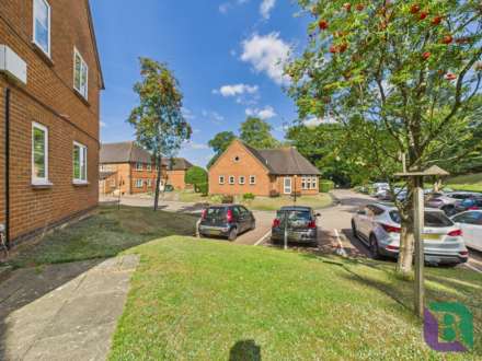 Woburn Road, Woburn Sands, Image 12