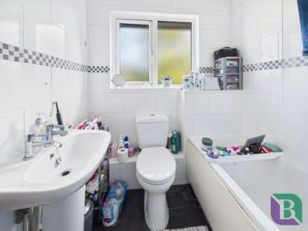 Lowland Road, Tattenhoe, Image 12