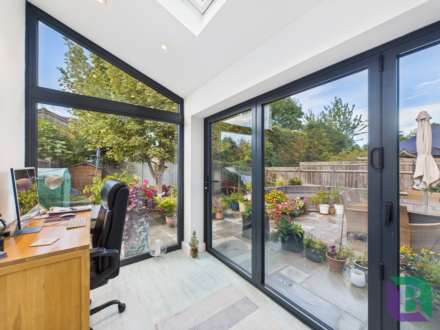 Vicarage Street, Woburn Sands, Image 9