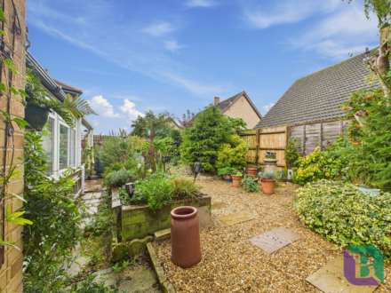 Greenhill Close, Loughton, Image 19