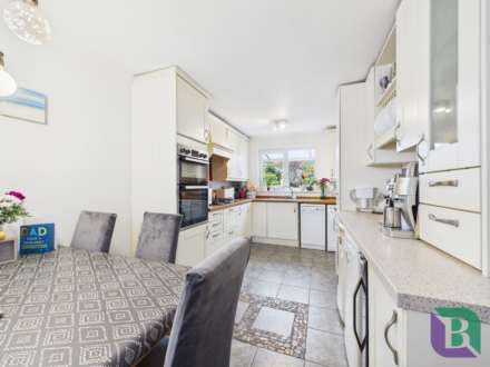 Greenhill Close, Loughton, Image 3
