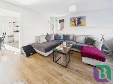 Watson Drive, Eagle Farm South, Image 2
