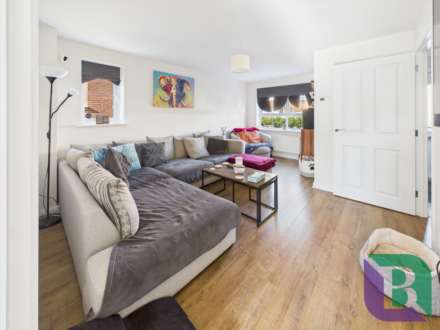 Watson Drive, Eagle Farm South, Image 3
