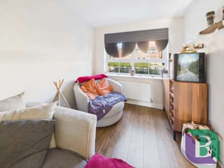 Watson Drive, Eagle Farm South, Image 4
