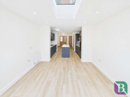 Coronation Road, Stony Stratford, Image 7