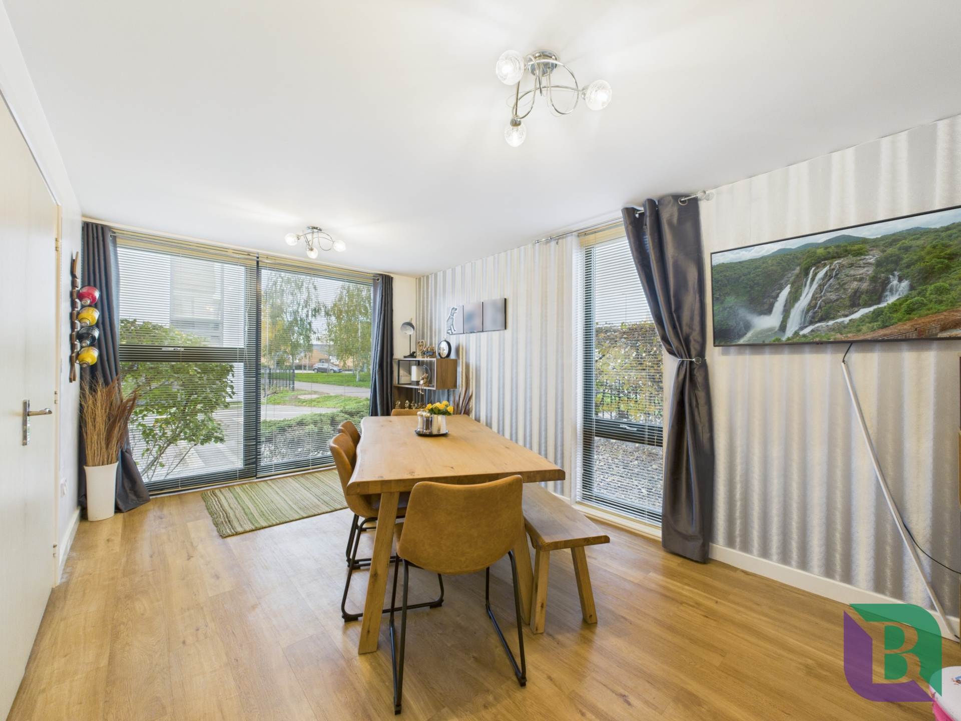 Loughborough Drive, Broughton Gate, Image 2