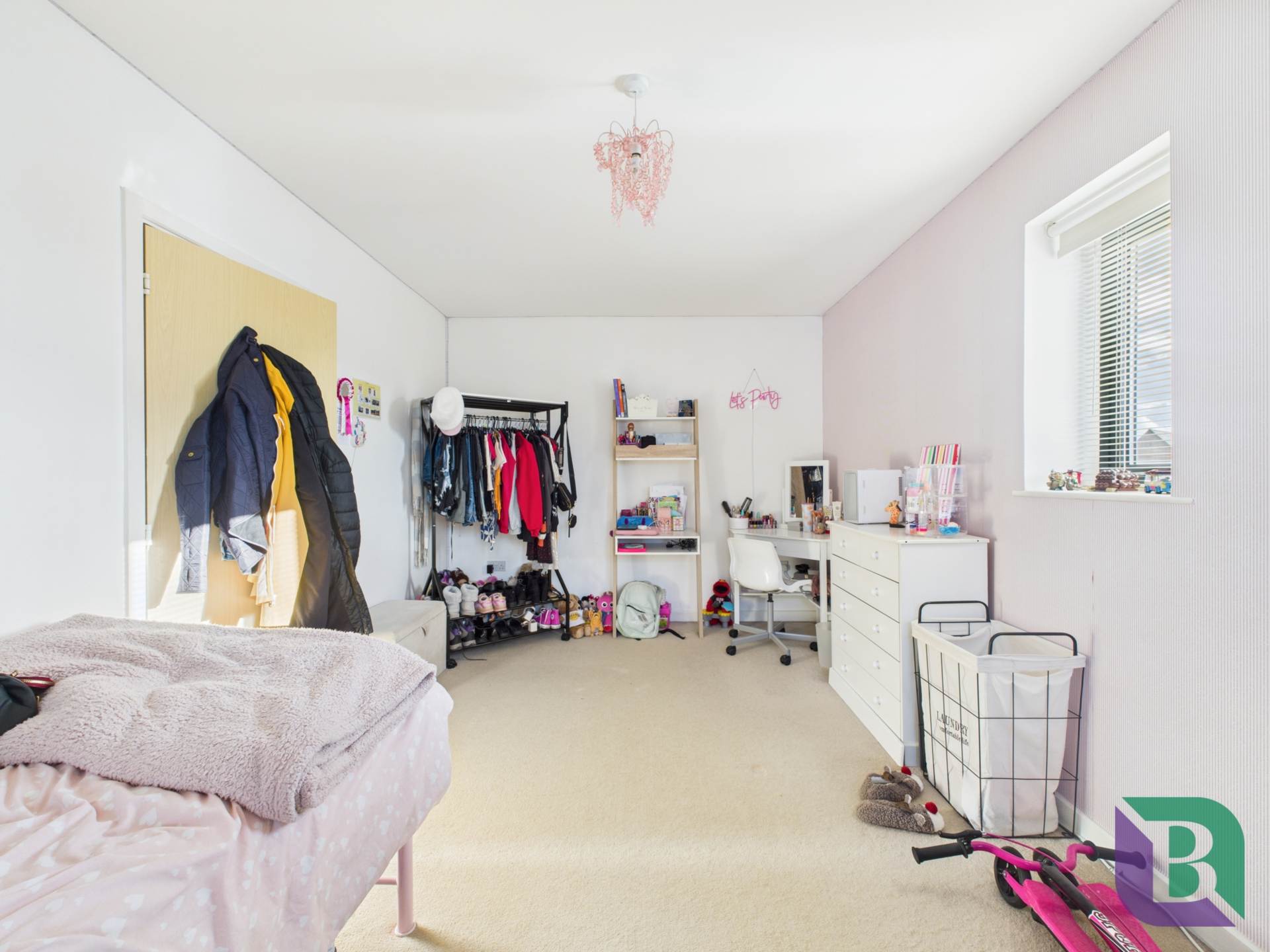 Loughborough Drive, Broughton Gate, Image 20