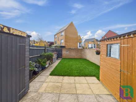 Loughborough Drive, Broughton Gate, Image 23