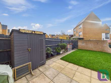 Loughborough Drive, Broughton Gate, Image 25