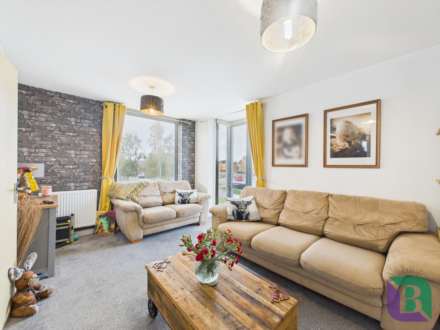 Loughborough Drive, Broughton Gate, Image 3