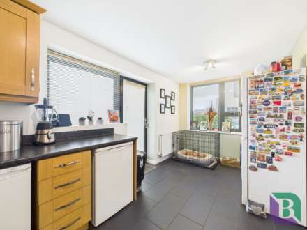 Loughborough Drive, Broughton Gate, Image 5