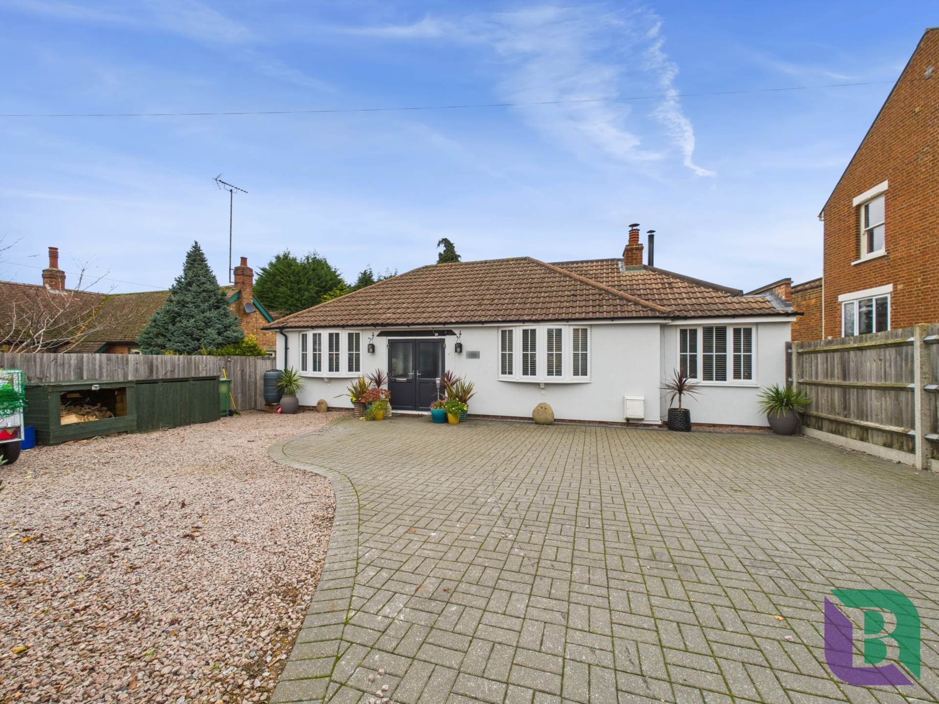Theydon Ave, Milton Keynes, Image 1