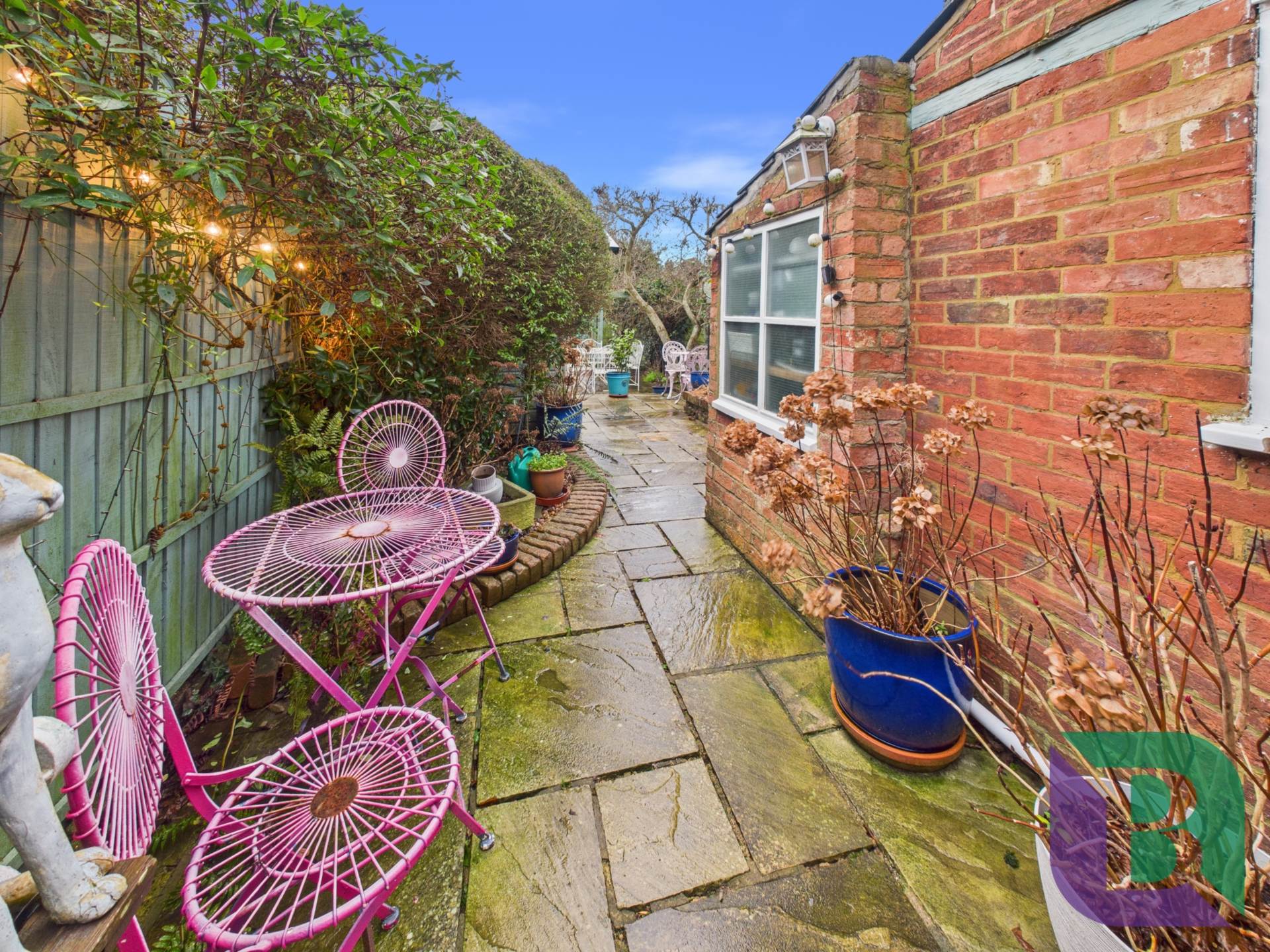 Russell Street, Woburn Sands, Image 21