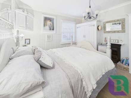 Russell Street, Woburn Sands, Image 10