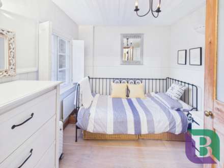 Russell Street, Woburn Sands, Image 12