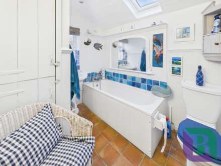 Russell Street, Woburn Sands, Image 16