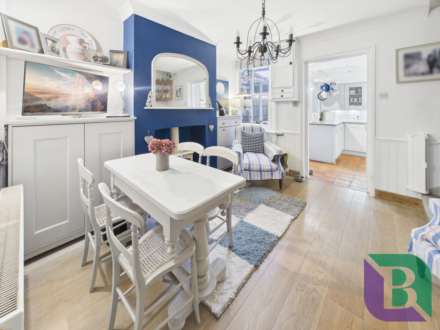 Russell Street, Woburn Sands, Image 3