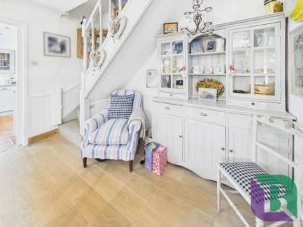 Russell Street, Woburn Sands, Image 6