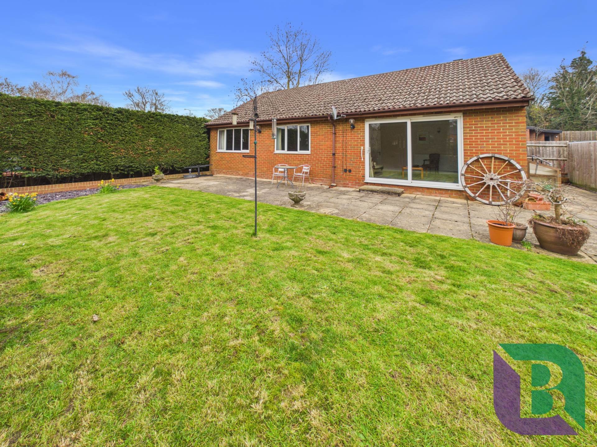 Asplands Close, Milton Keynes, Image 16