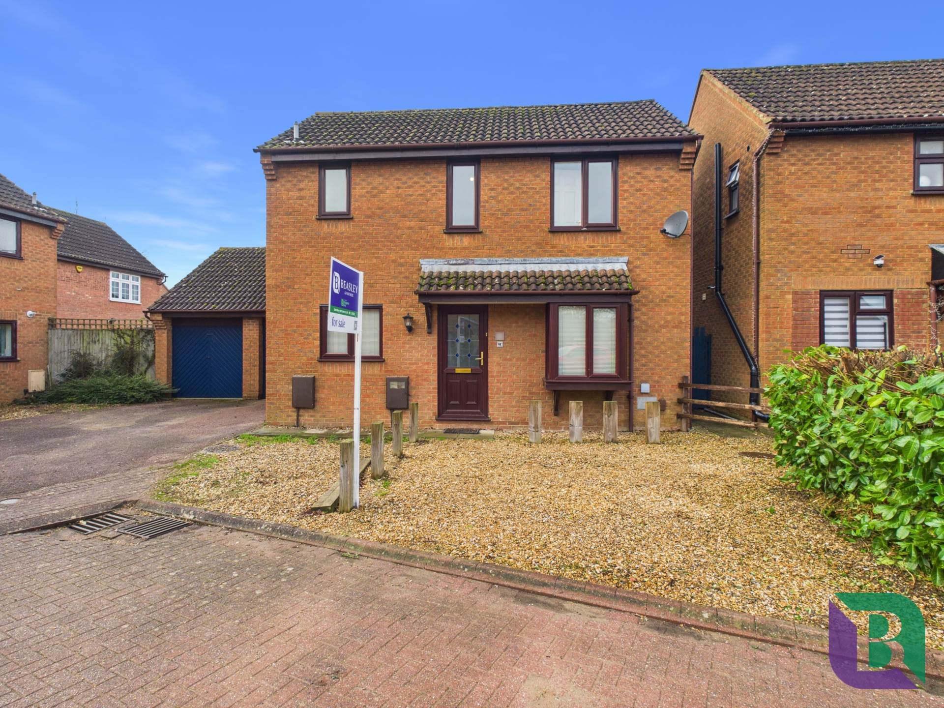 Hockliffe Brae, Walnut Tree, Image 1