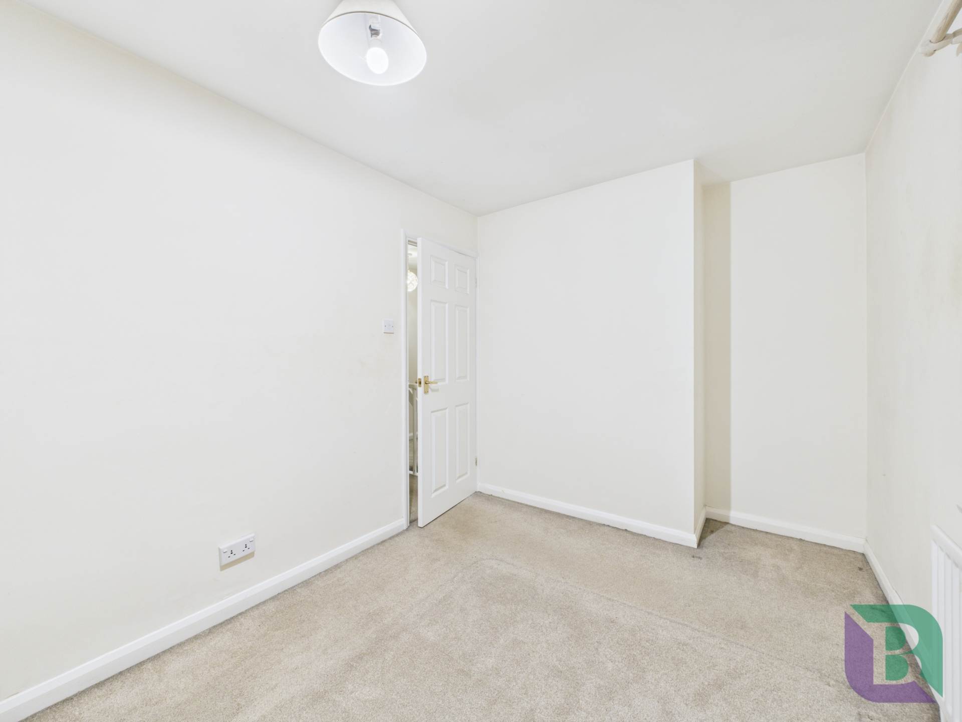 Hockliffe Brae, Walnut Tree, Image 13