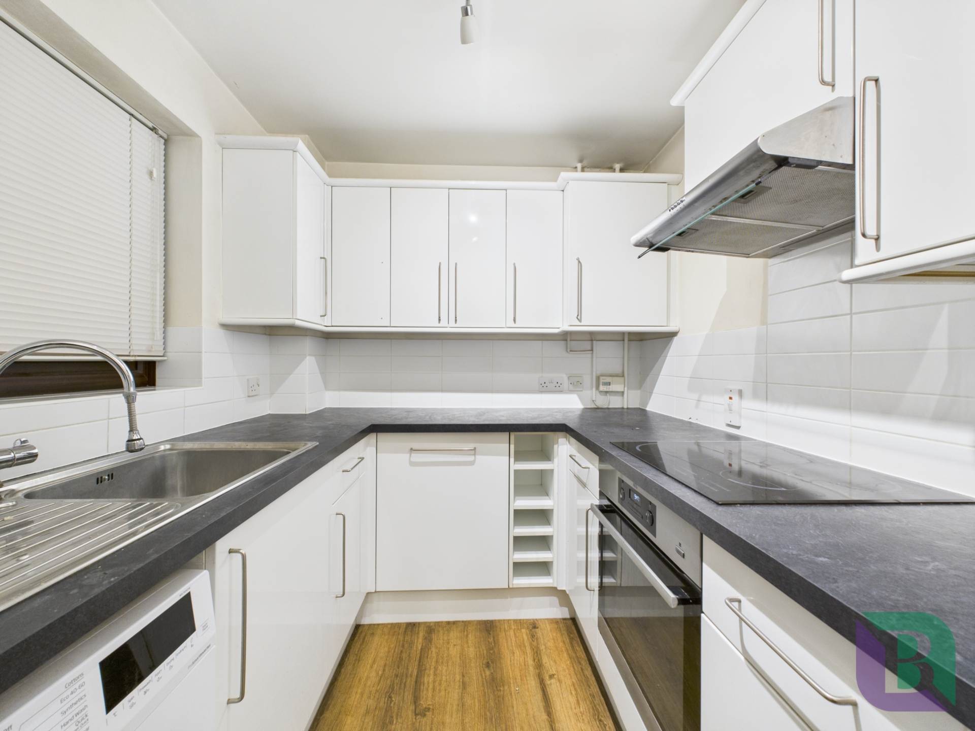 Hockliffe Brae, Walnut Tree, Image 6