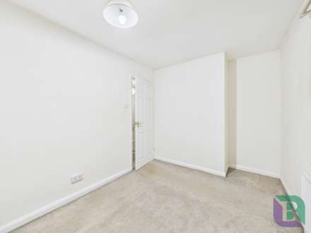 Hockliffe Brae, Walnut Tree, Image 13