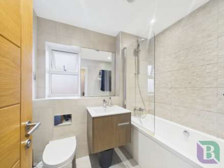 Meadow Brook, Stoke Hammond, Image 16