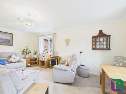 Aspley Court, Milton Keynes, Image 4