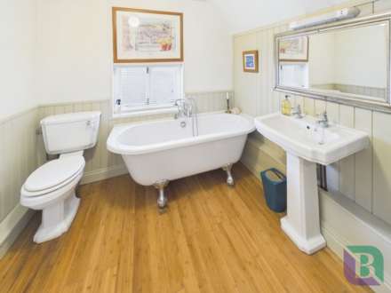 The Square, Aspley Guise, Image 14