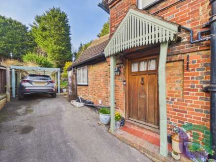 The Square, Aspley Guise, Image 15