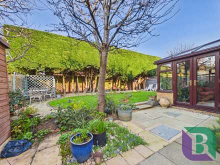 Chantry Close, Woburn Sands, Image 3