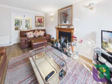 Chantry Close, Woburn Sands, Image 6