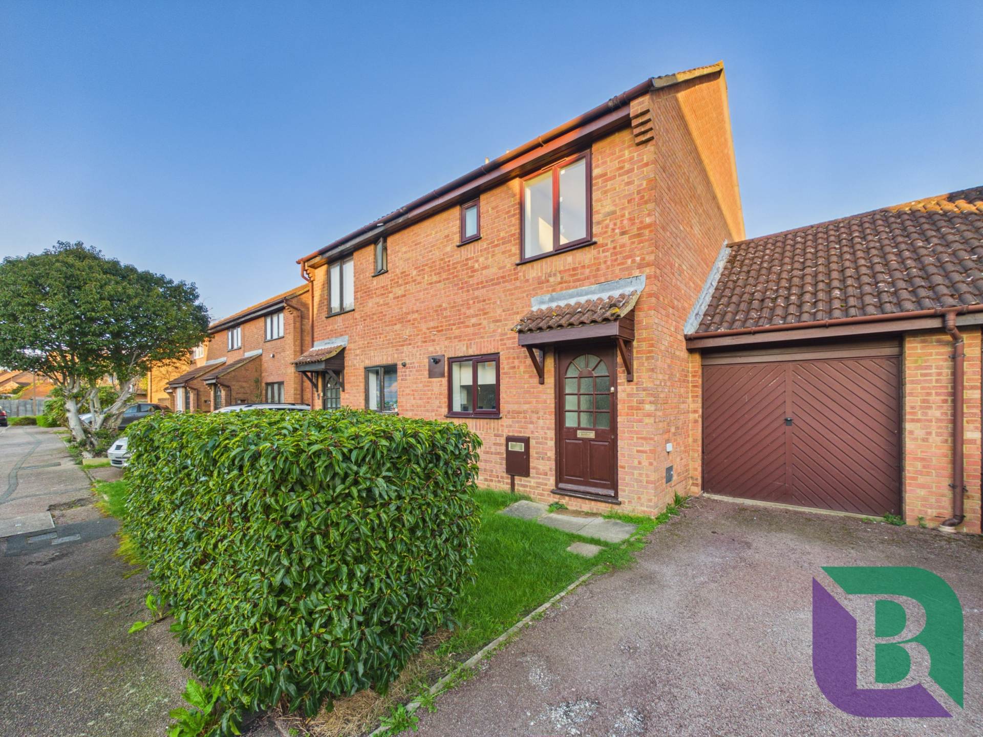 Meadowsweet, Walnut Tree, Image 1