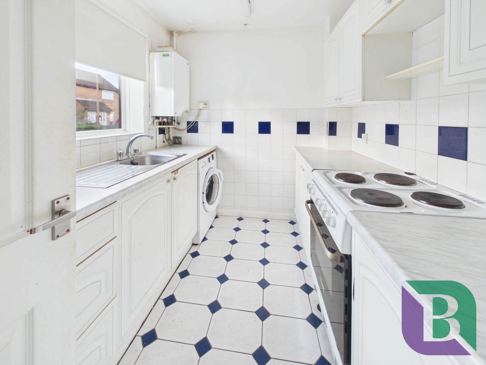 Meadowsweet, Walnut Tree, Image 4