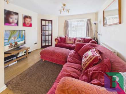 Weathercock Close, Woburn Sands, Image 4