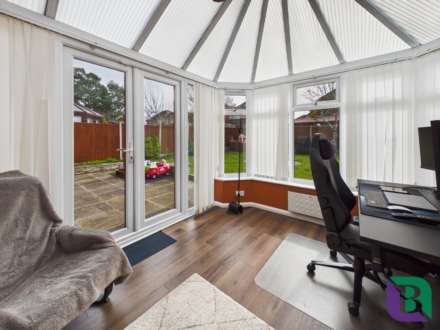 Maidenhead Avenue, Milton Keynes, Image 9