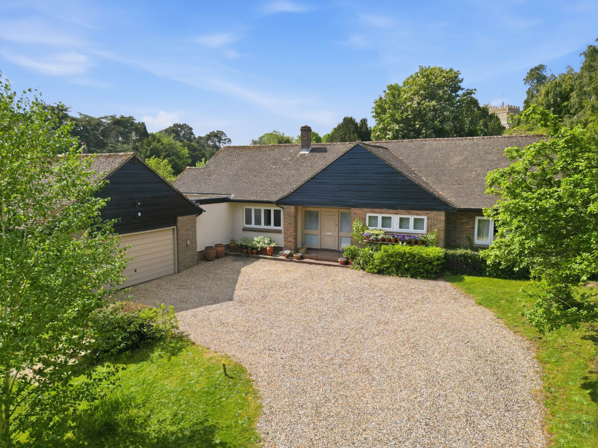 Manor Close, Salford Road, Aspley Guise, Image 2