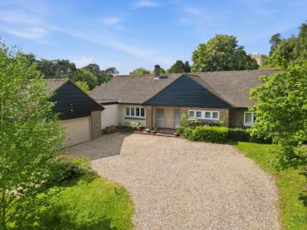 Manor Close, Salford Road, Aspley Guise, Image 2