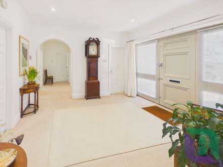 Manor Close, Salford Road, Aspley Guise, Image 7