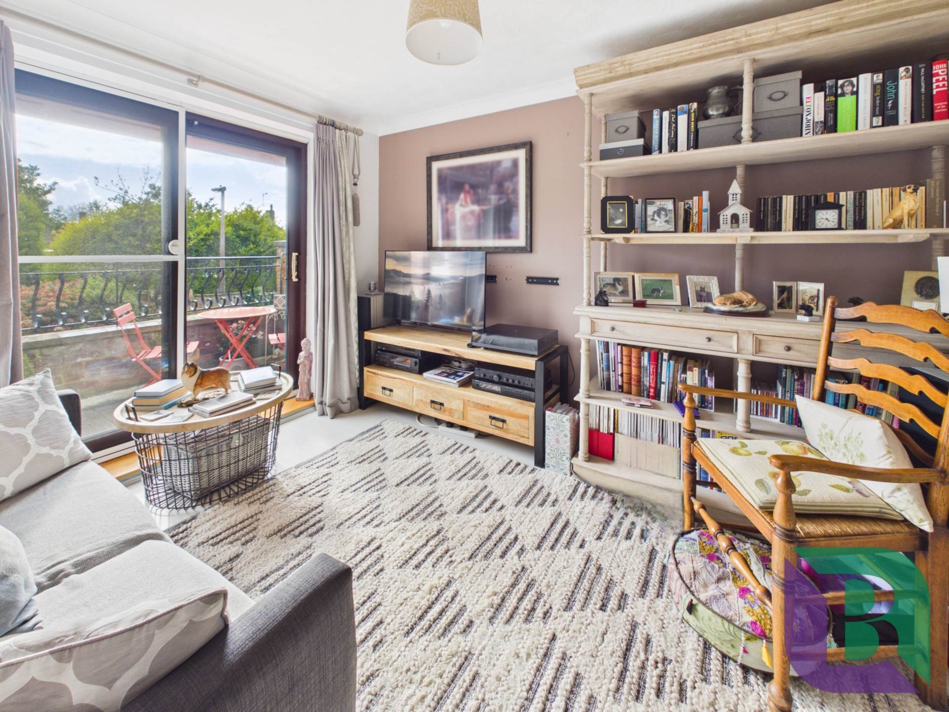 Eleanor Walk, Milton Keynes, Image 2