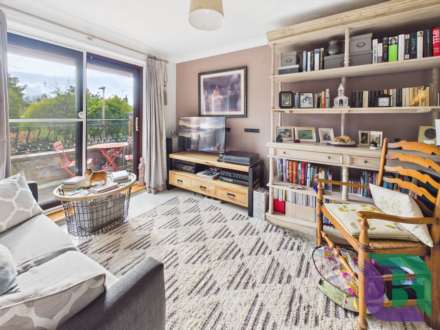 Eleanor Walk, Milton Keynes, Image 2