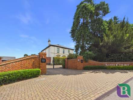 Sandy Court, Woburn Sands